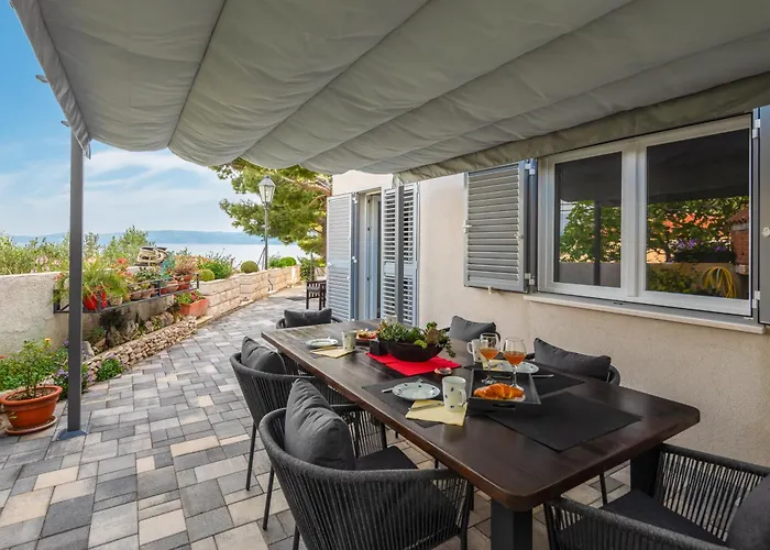 Seaside Apartment Kamelia